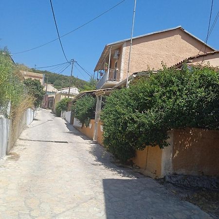 Villa Angela, Traditional Villa In The Village Agios Ioannis Peristeron  ภายนอก รูปภาพ