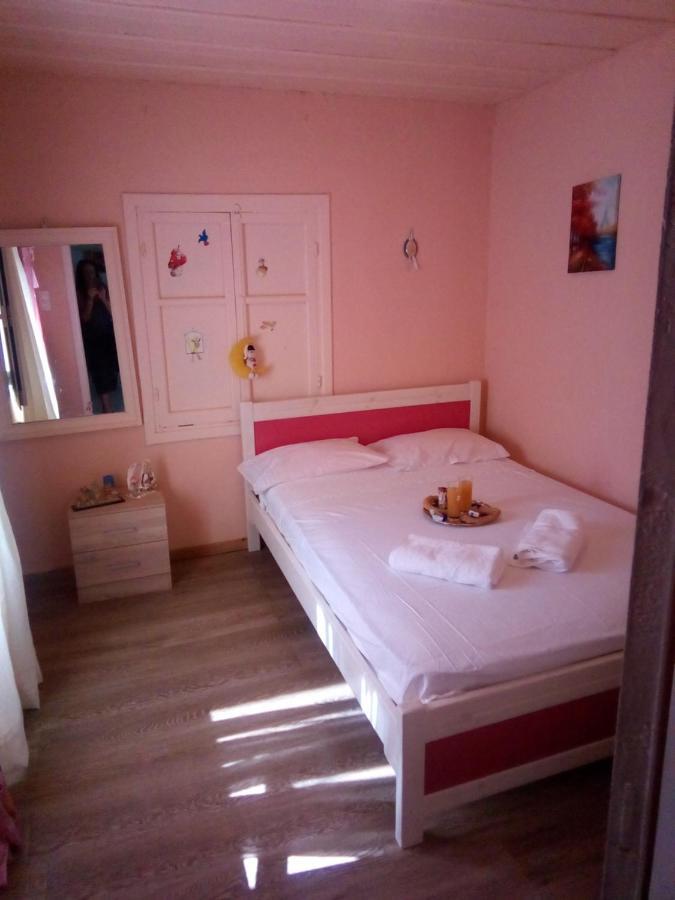 Villa Angela, Traditional Villa In The Village Agios Ioannis Peristeron  ภายนอก รูปภาพ