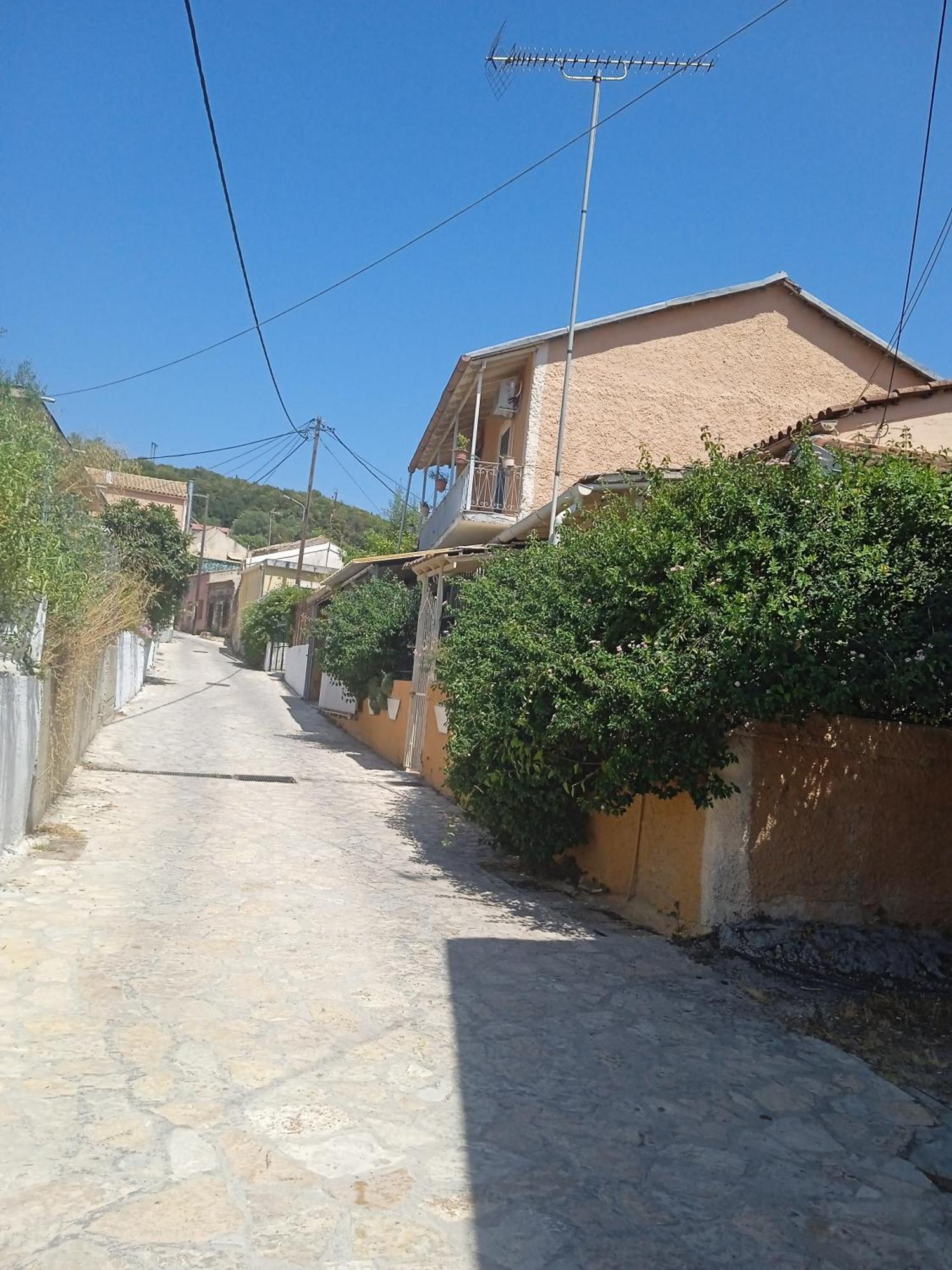 Villa Angela, Traditional Villa In The Village Agios Ioannis Peristeron  ภายนอก รูปภาพ
